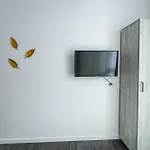 아파트 - Bitka Za Ranjenike Na Neretvi *