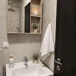 아파트 - Bitka Za Ranjenike Na Neretvi *