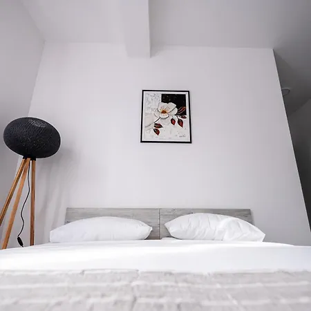 - Bitka Za Ranjenike Na Neretvi *