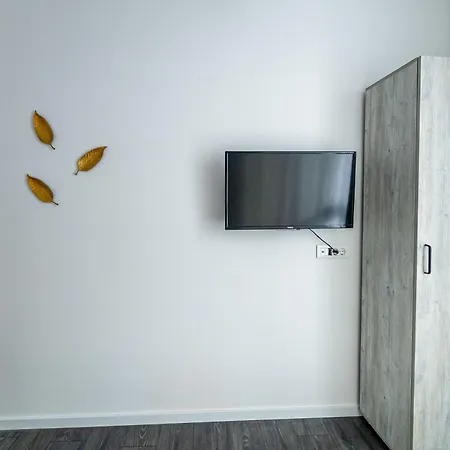 Apartamento - Bitka Za Ranjenike Na Neretvi *