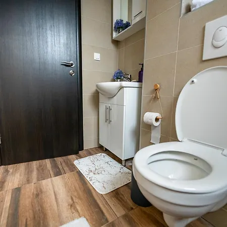 - Bitka Za Ranjenike Na Neretvi *